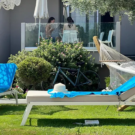 Thassos Olivia * פוטוס