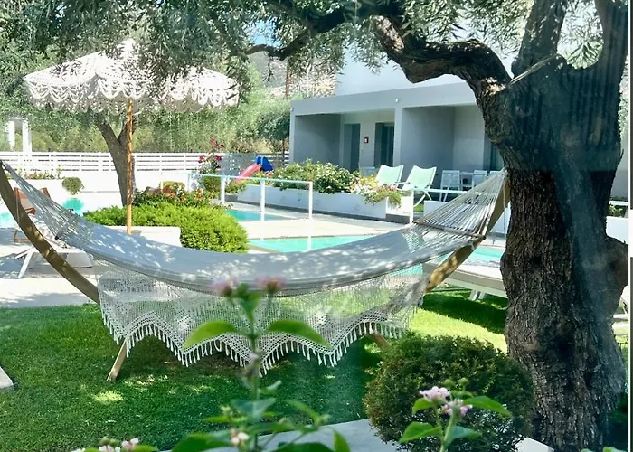Thassos Olivia Potos