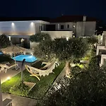Thassos Olivia *