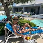 Thassos Olivia פוטוס