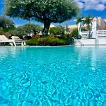 Thassos Olivia * بوتوس