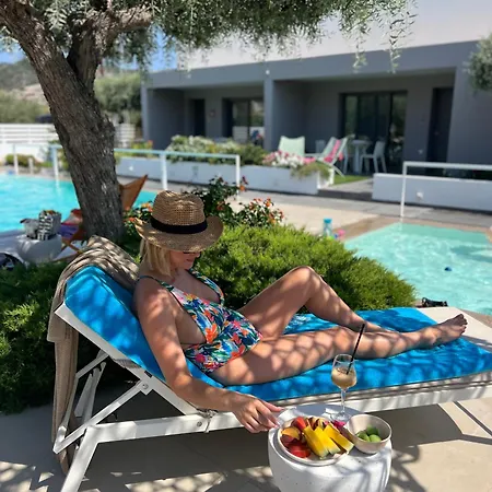 Thassos Olivia Potósz