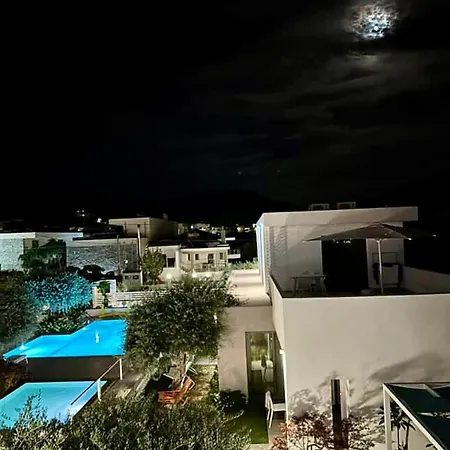 Thassos Olivia Nyaraló *