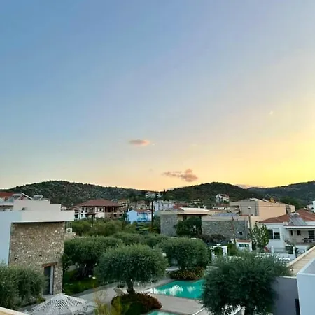 Thassos Olivia Nyaraló